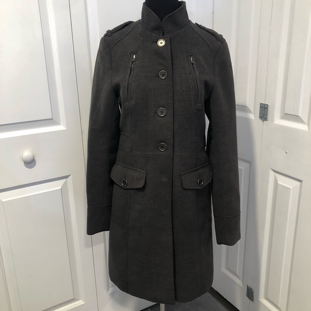 H&M Women’s quarter length jacket/coat in gray Excellent Condition- Size 8